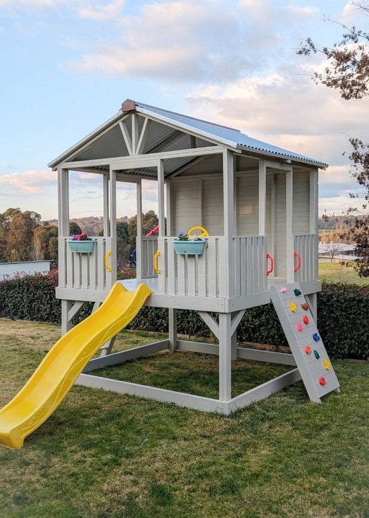 Safari Cubby House- painted 1200mm All Accessories Included