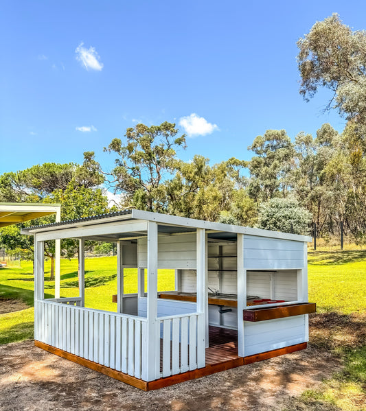 The Yarrawong with built-in Kitchen PAINTED