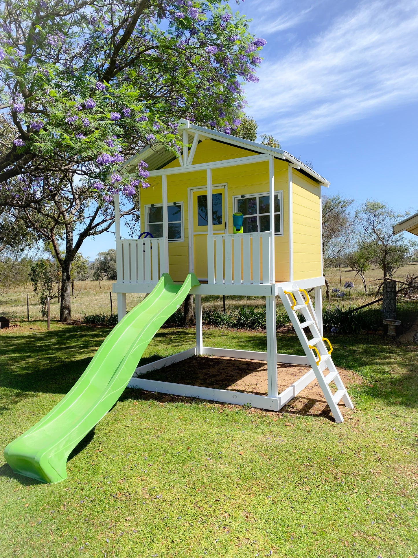 The King Size Beach Hut-Elevated
